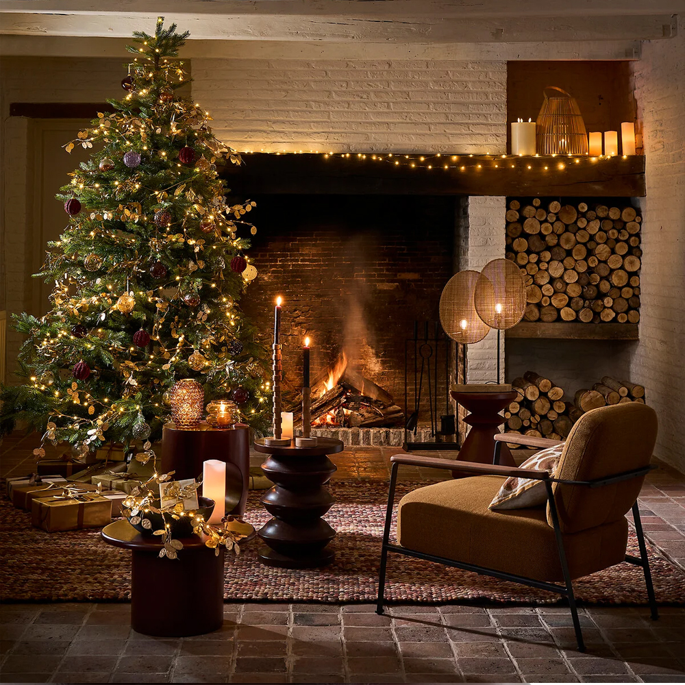 Фигурный приставной столик бордового цвета  AMORPHOUS