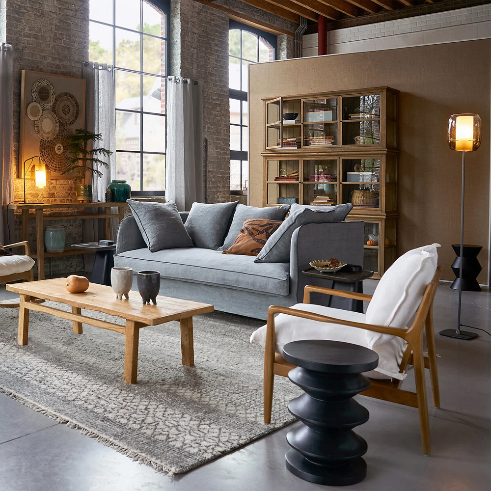 Фигурный приставной столик черного цвета AMORPHOUS