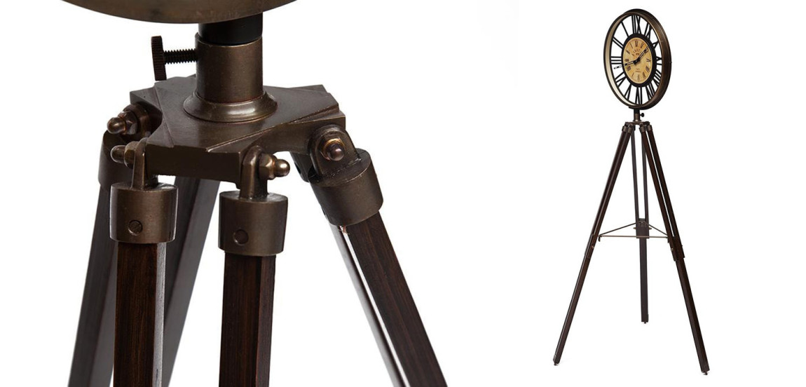 Часы Victorian Era Watch on a tripod
