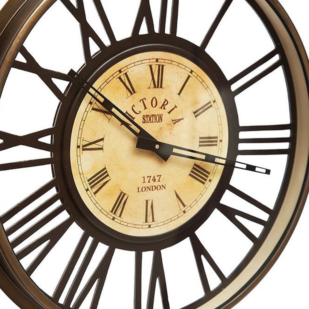 Часы Victorian Era Watch on a tripod