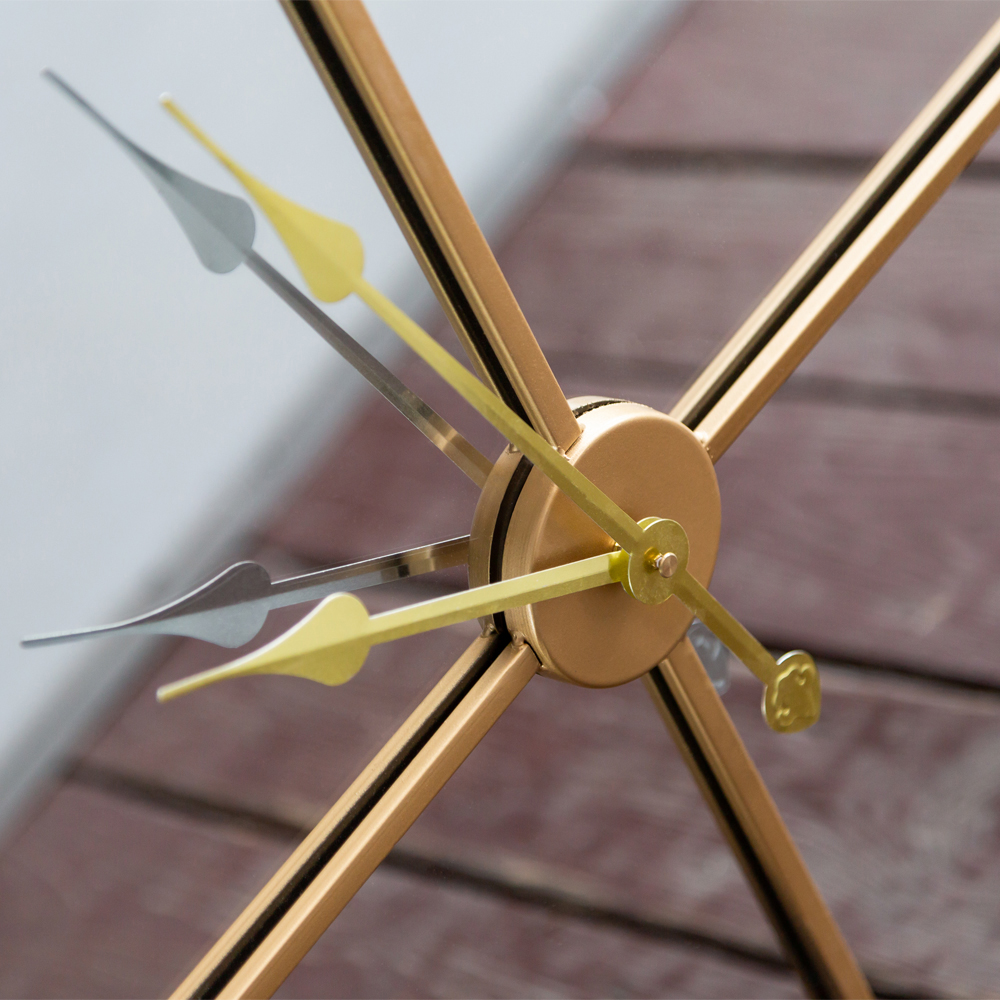 Часы настенные зеркальные с золотым металлическим циферблатом Mirror Tower Clock