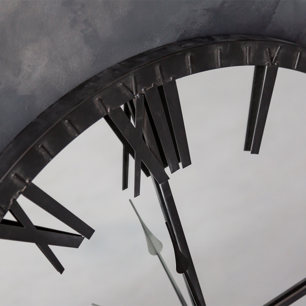 Часы настенные зеркальные с чёрным металлическим циферблатом Mirror Tower Clock