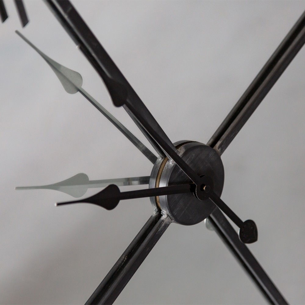 Часы настенные зеркальные с чёрным металлическим циферблатом Mirror Tower Clock