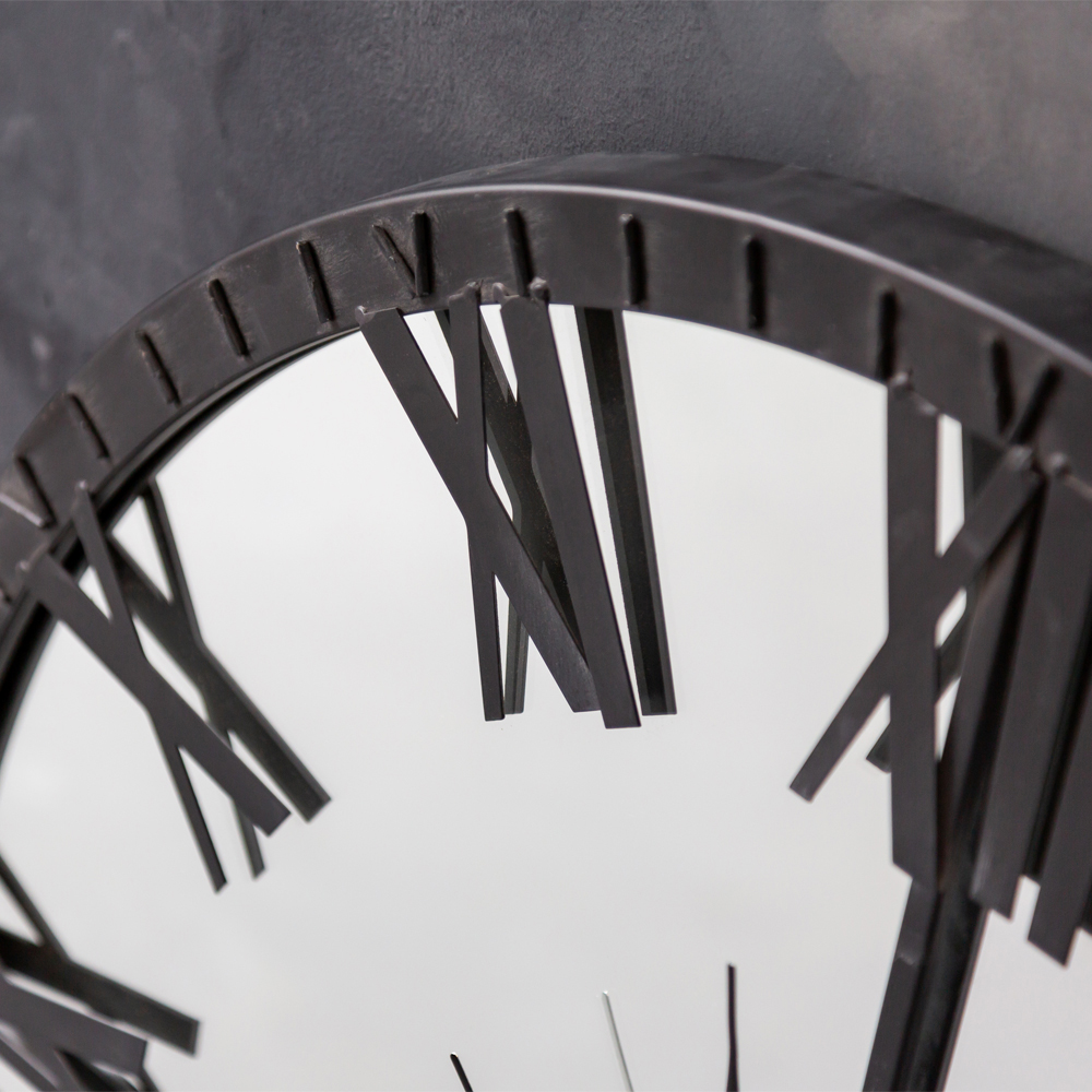 Часы настенные зеркальные с чёрным металлическим циферблатом Mirror Tower Clock