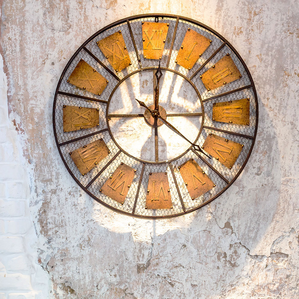 Часы настенные из металла в стиле лофт Clock with History