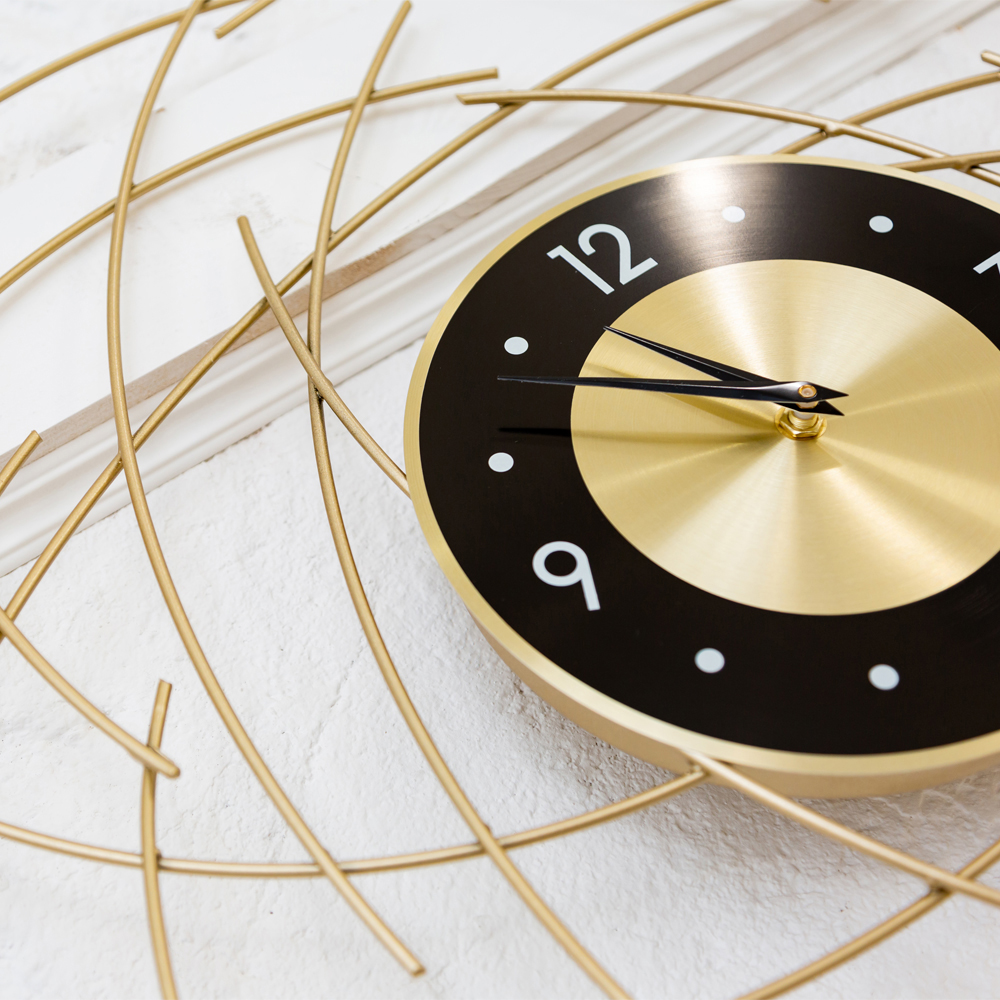 Часы настенные из металла с чёрным циферблатом Current Time