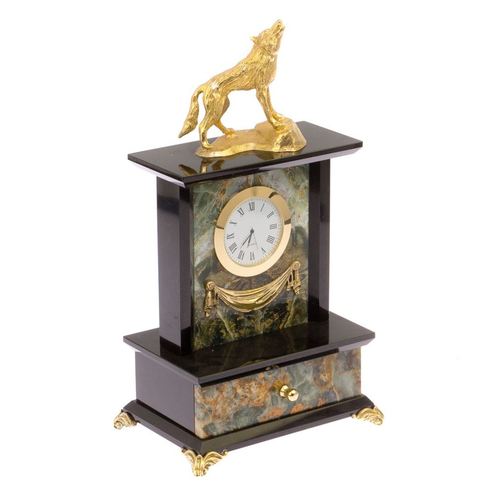 Часы настольные с декором в виде волка из натурального камня Офиокальцит Wolf Stone Clock