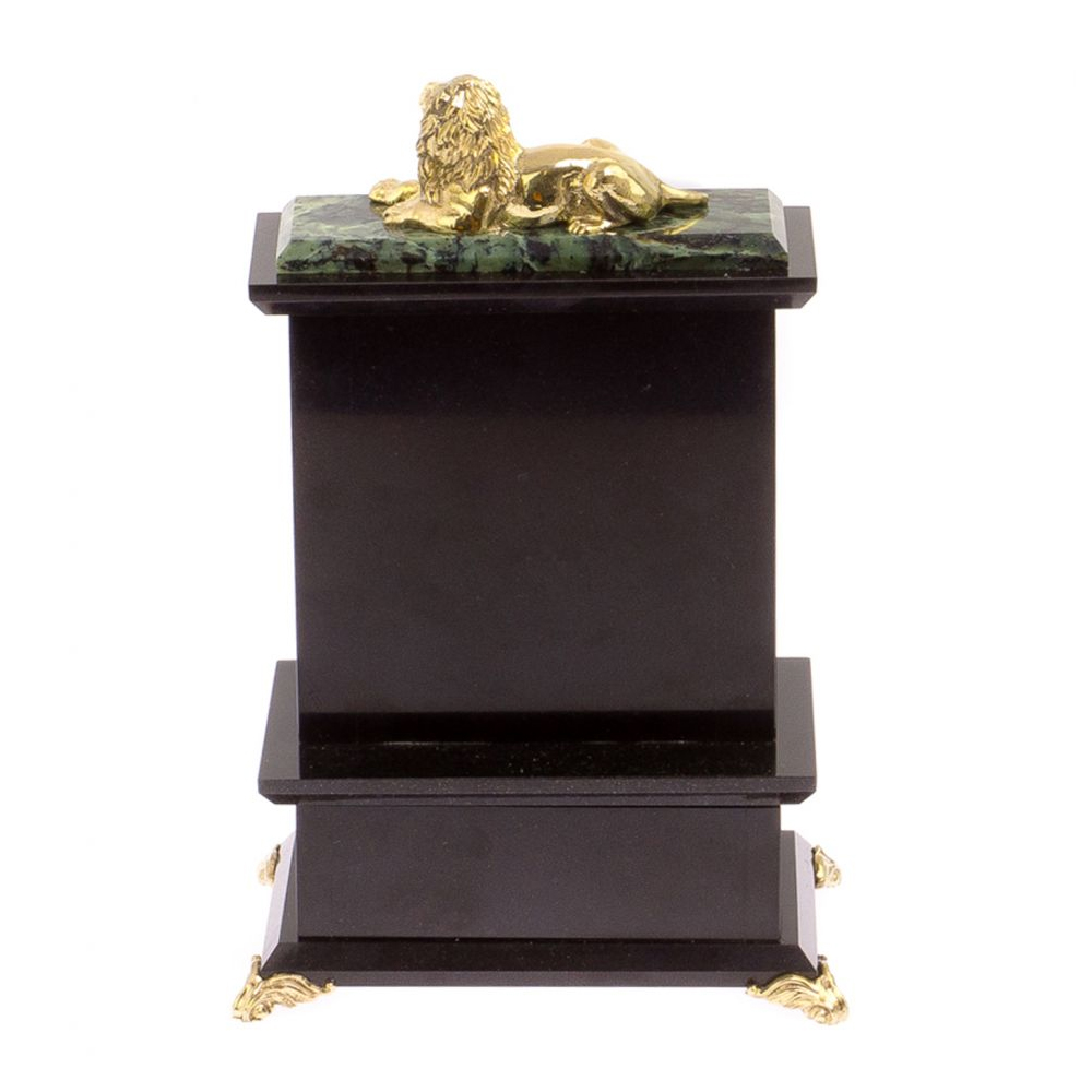 Часы настольные с декором в виде льва из натурального камня Нефрит Lion Stone Clock
