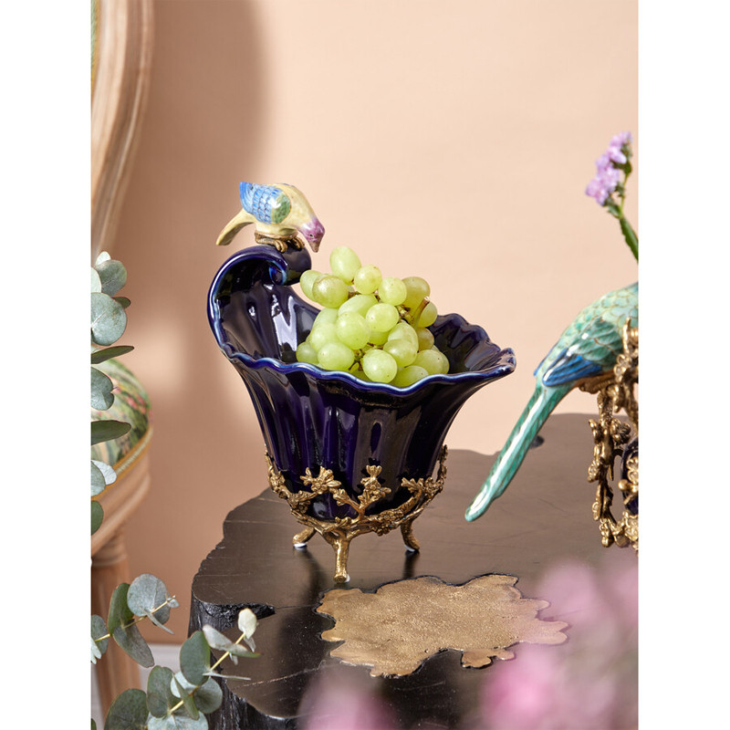 Чаша темно-синего цвета из фарфора с разноцветной птичкой Eden Garden porcelain and bronze