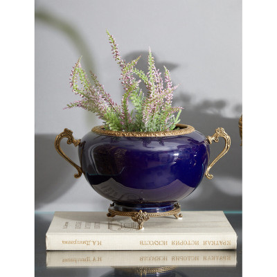 Чаша темно-синяя фарфоровая с бронзовыми ручками и ажурным ободком Eden Garden