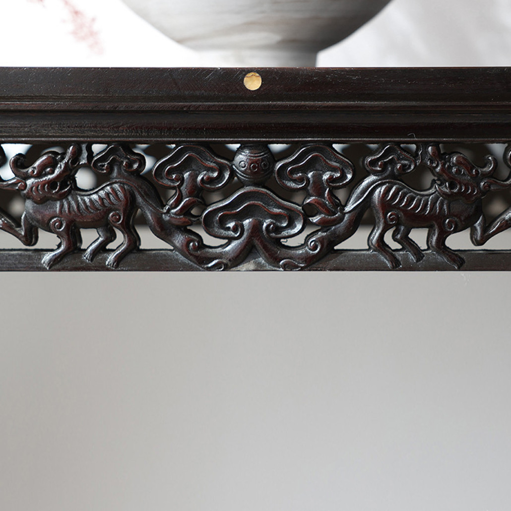 Черная резная консоль в Китайском стиле из массива Black Dragon Console