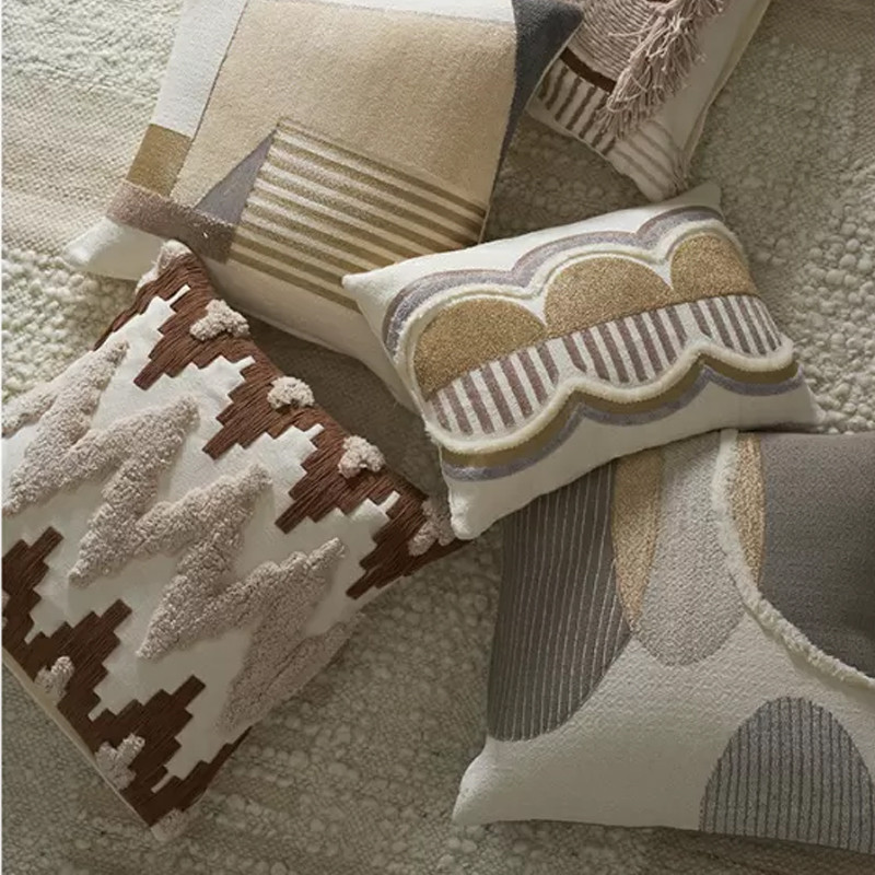 Чехол на подушку с вышивкой в виде геометрических узоров Beige Calista Square