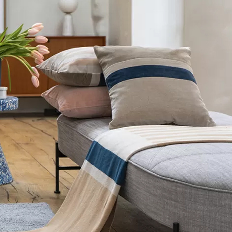 Чехол на подушку с геометрическим рисунком Elan Stripe Harper