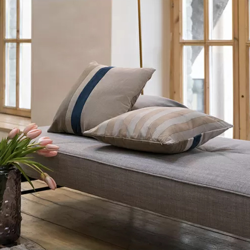 Чехол на подушку с геометрическим рисунком Elan Stripe Harper