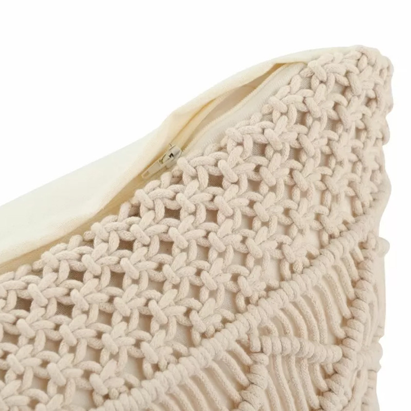 Чехол на подушку с макраме бежевого цвета Macrame