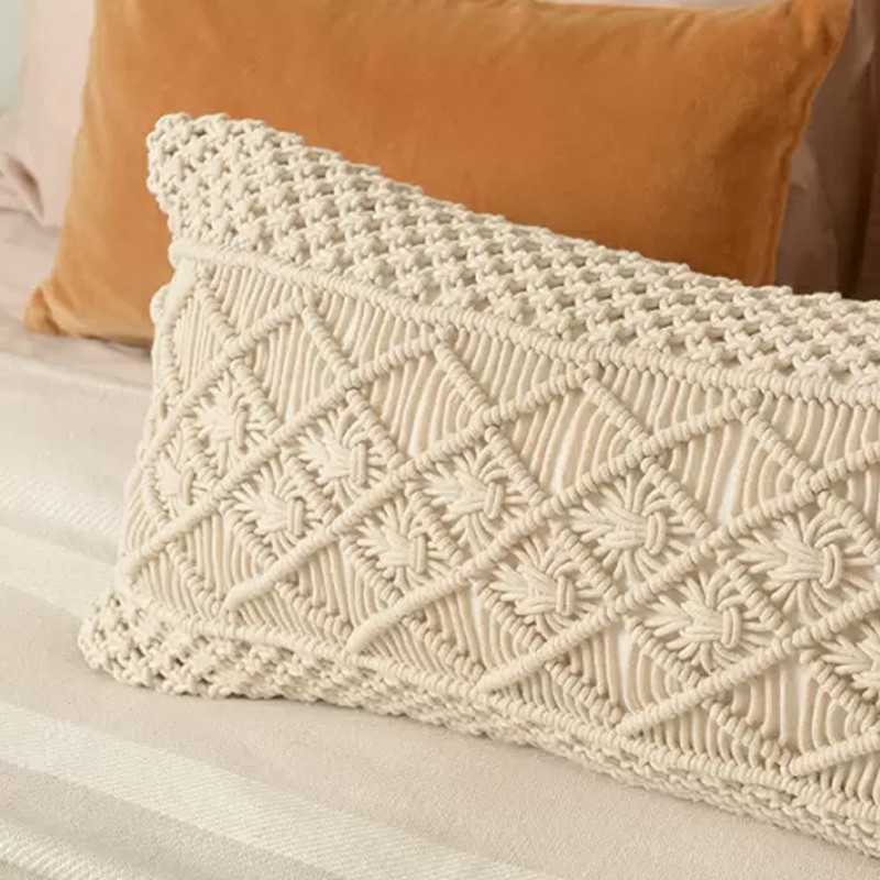 Чехол на подушку с макраме бежевого цвета Macrame