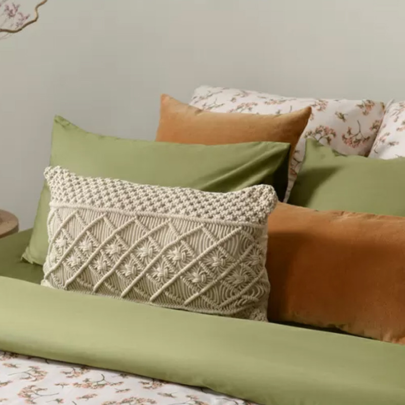 Чехол на подушку с макраме бежевого цвета Macrame