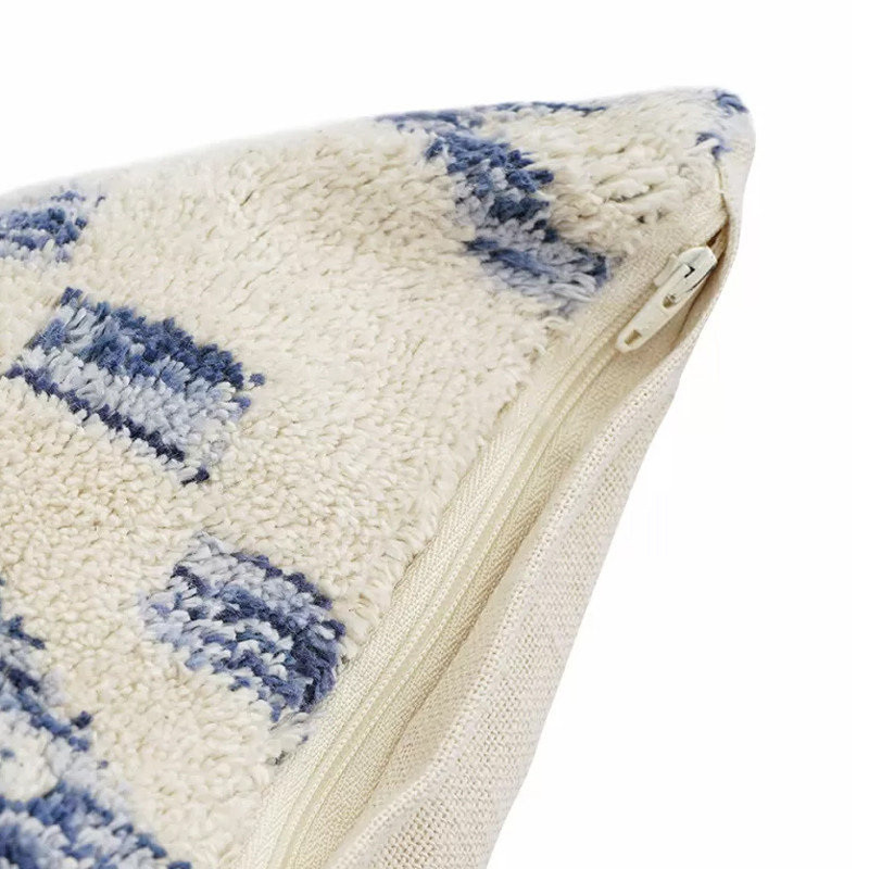 Чехол на подушку с узором в этно-стиле Blue Ikat
