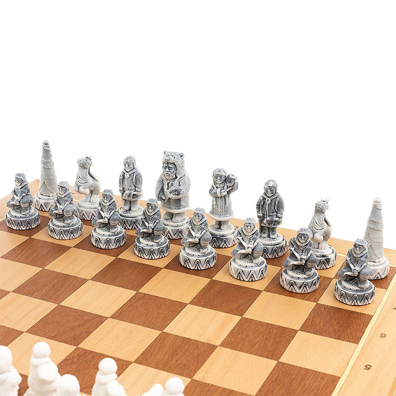 Шахматы Северные народы в ларце из натурального бука Decorative Thematic Chess