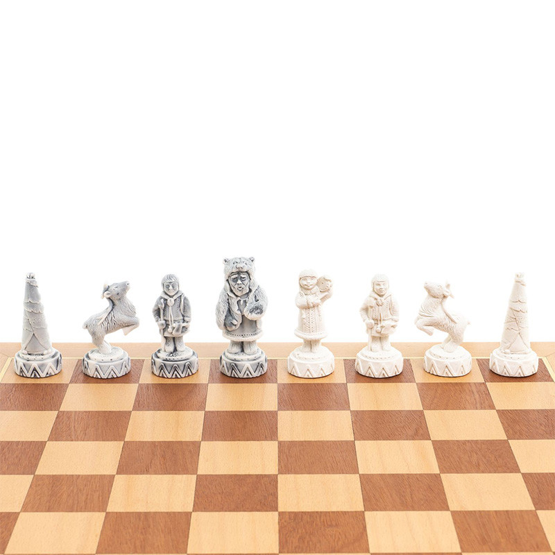 Шахматы Северные народы в ларце из натурального бука Decorative Thematic Chess