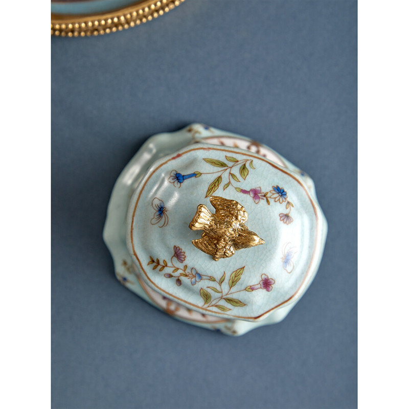 Шкатулка голубого цвета с рисунком и состаренным эффектом Eden Garden