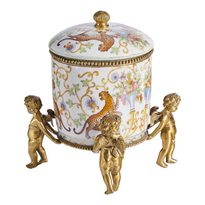 Шкатулка на ангелах из фарфора с бронзовыми элементам Eden Garden