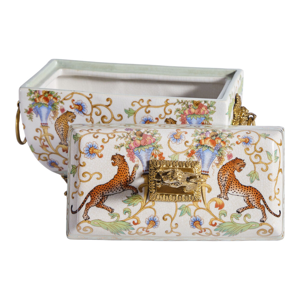 Шкатулка с фигуркой льва на крышке Eden Garden