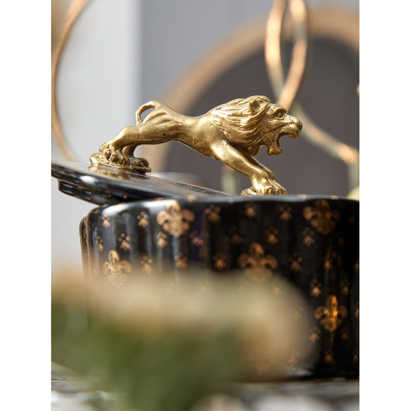 Шкатулка черного цвета с крышкой с фигуркой льва Eden Garden