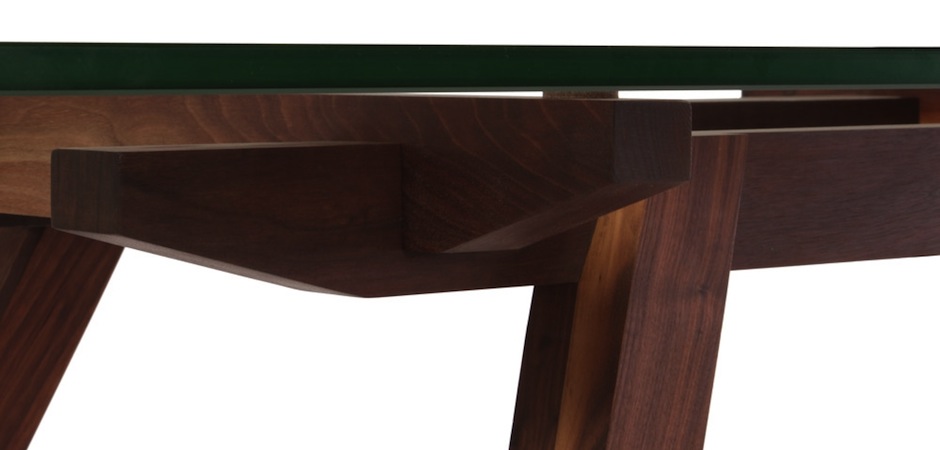 Стол Alejandro Sticotti