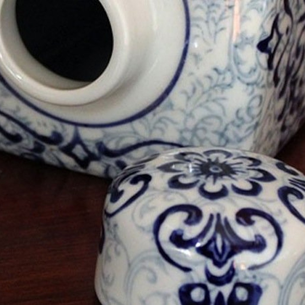 Фарфоровый сосуд Цзиндэчжэнь Pattern