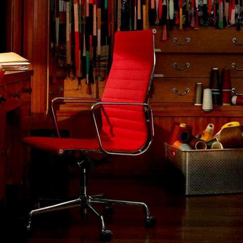Кресло Aluminum Group Executive Chair