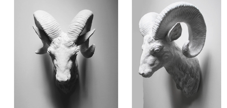 Голова барана - Белая с бронзовыми рогами