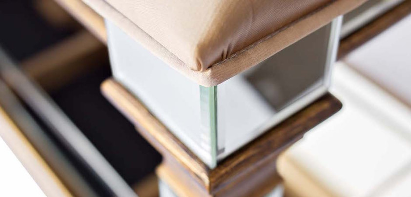 Банкетка Mirrored