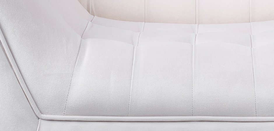 Кресло Danish Modern Armchair Tufted Accent белый велюр