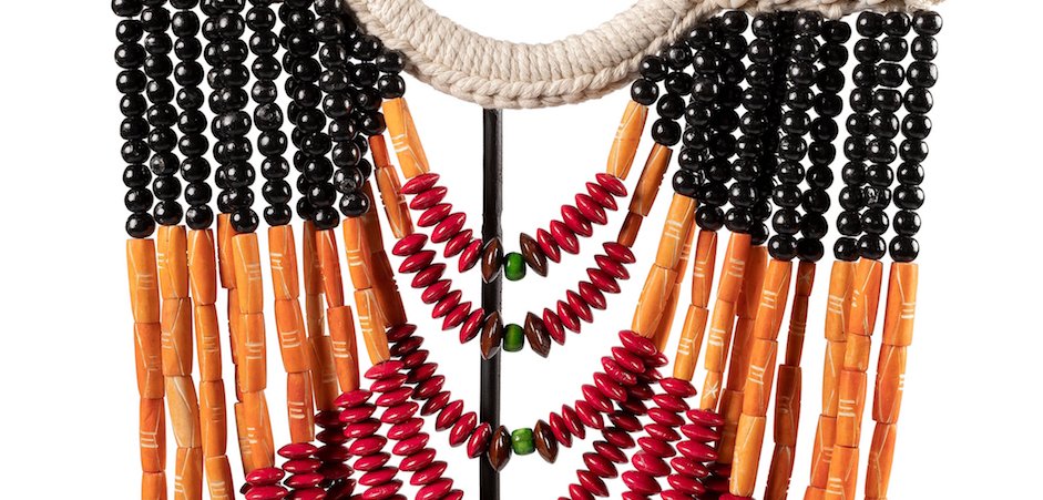 Африканское Ожерелье на подставке NECKLACE BLACK ORANGE RED ON STAND