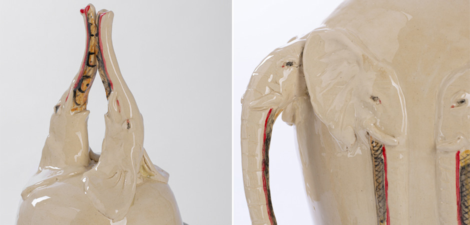 Большая Ваза Safari Elephant Urn Ardmore style