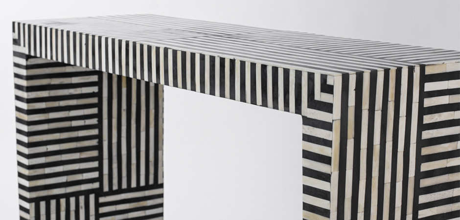 Консоль черно-белая отделка кость BONE INLAY CONSOL