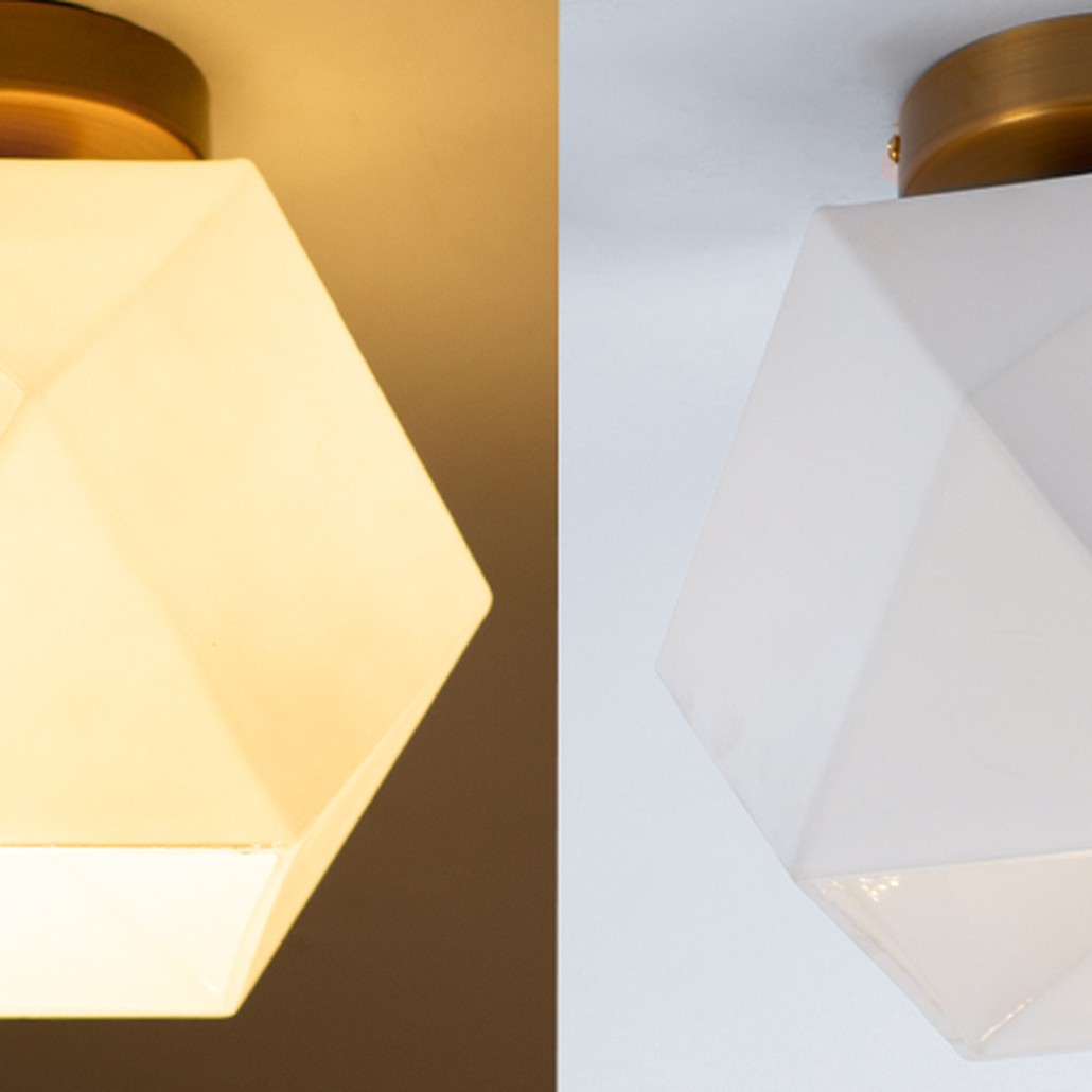 Потолочный светильник Sculptural Glass Faceted Flushm Milk