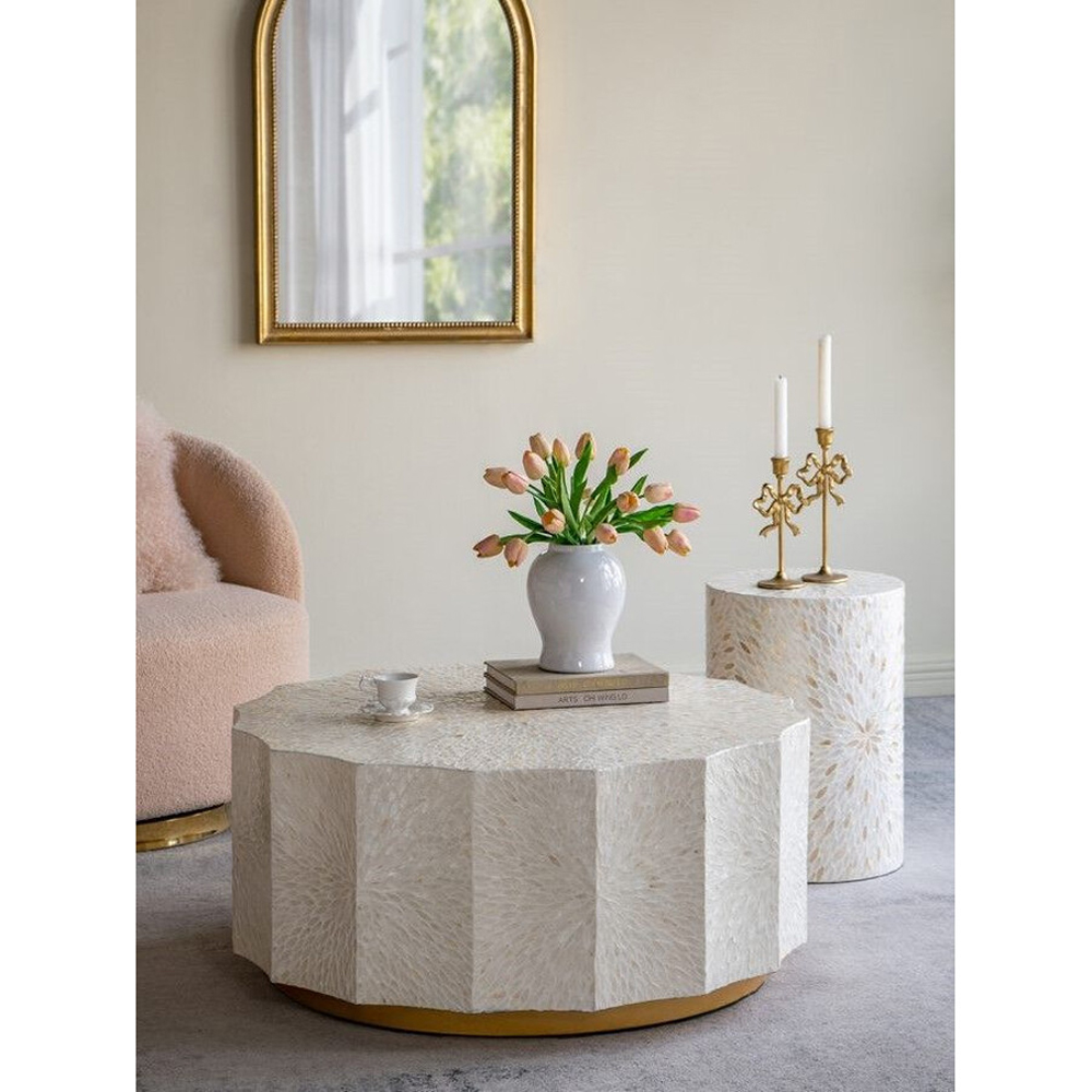 Стол кофейный с отделкой раковинами устриц Coastal Charm