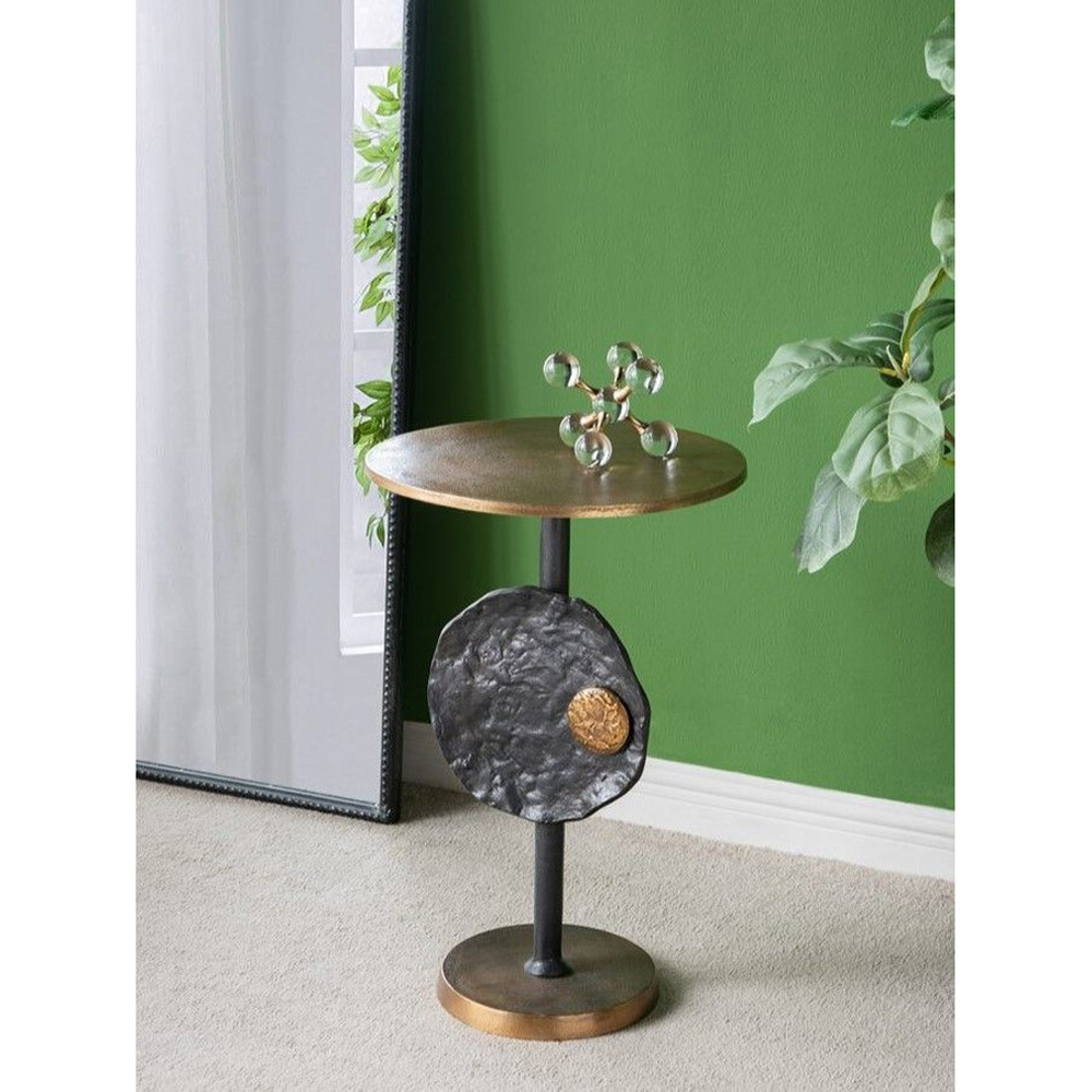 Столик приставной с абстрактным основанием и акцентом в виде золотистого диска Heavenly Space