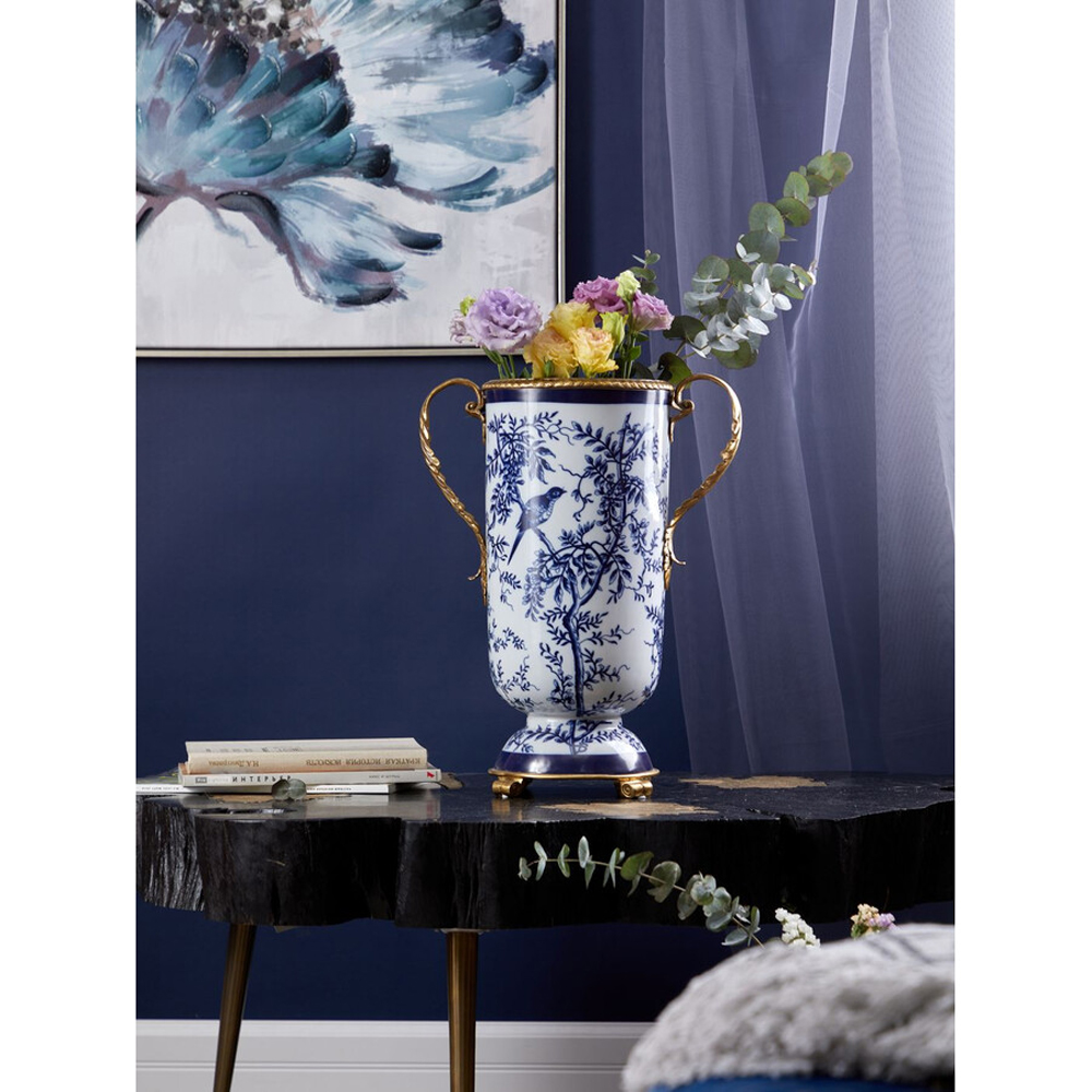 Ваза с бронзовыми ручками и синим цветочным узором Blue & White Ornament