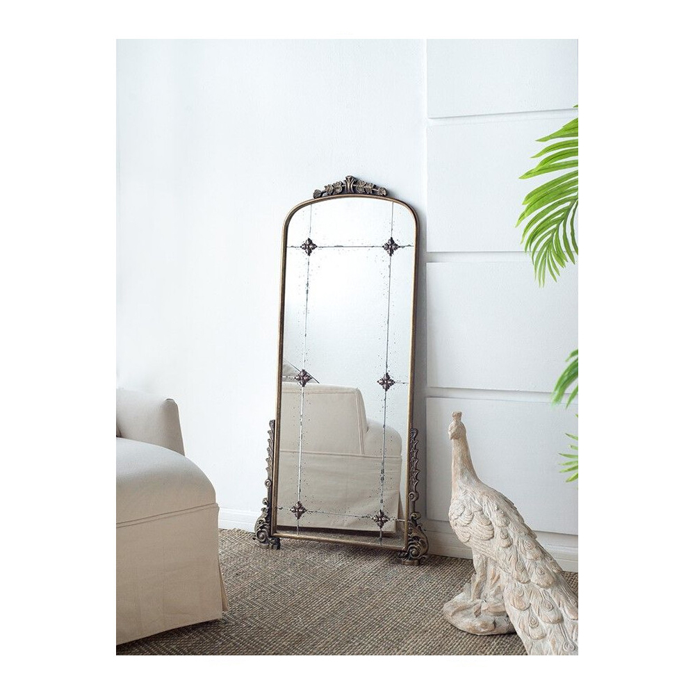 Зеркало в раме с античными позолоченными фрагментами Palace Antique Mirror