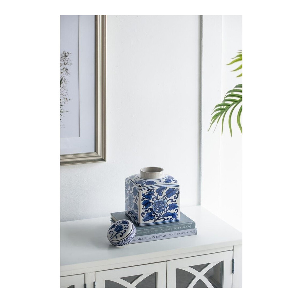 Ваза с крышкой в китайском стиле Oriental Blue & White Ornament Vases