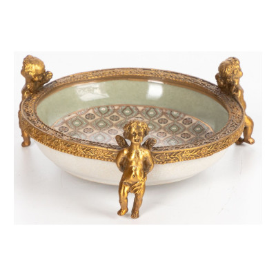 Чаша фарфоровая на бронзовых ножках в виде ангелов Porcelain Angels of Paradise