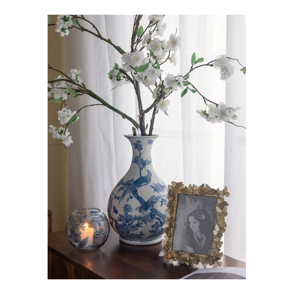 Ваза с мотивами цветущего сада с попугаями Blue Vase Inspired by Nature