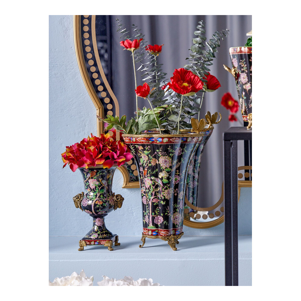 Ваза из фарфора черная с цветочной росписью и бронзовой стрекозой Spring Garden