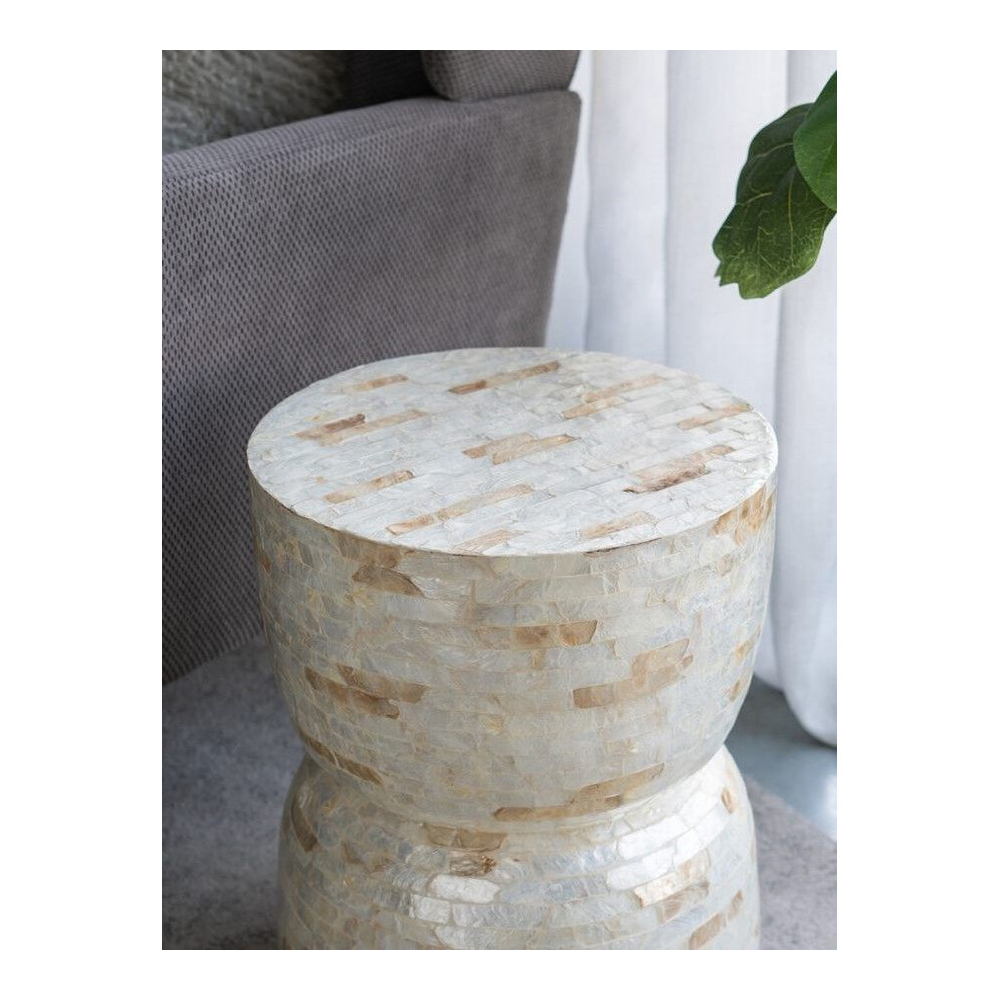 Приставной столик с мозаичным рисунком из раковин устриц Bone Inlay