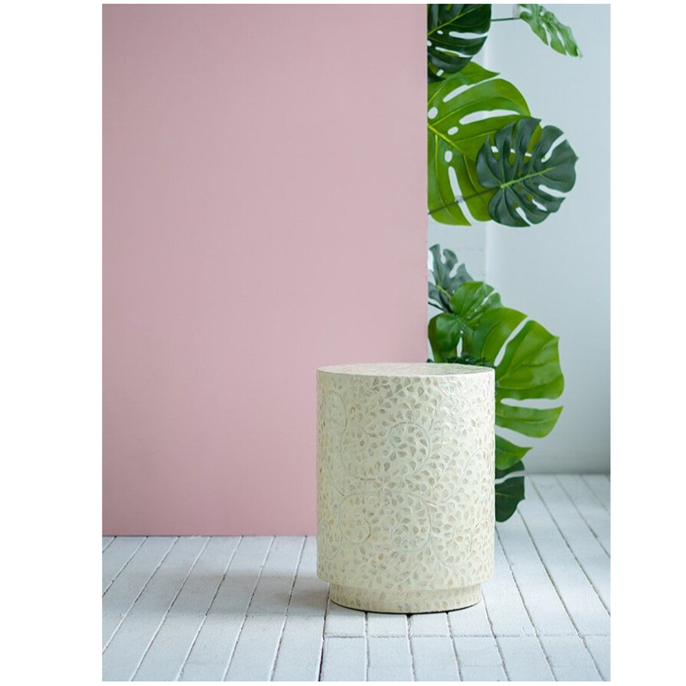 Приставной столик с рисунком из раковин устриц Bone Inlay