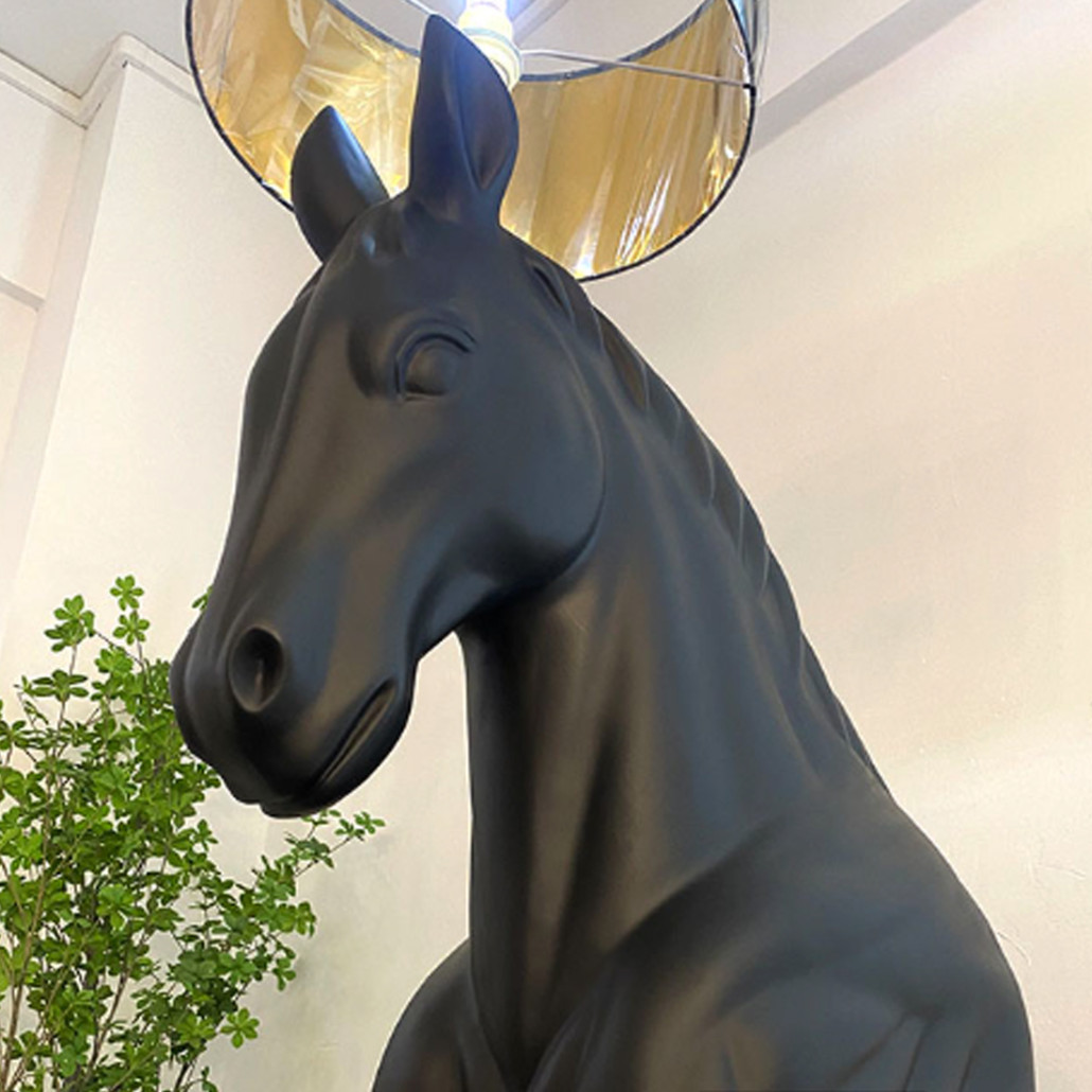 Horse Statue Floor Lamp Большой светильник Черная Лошадь