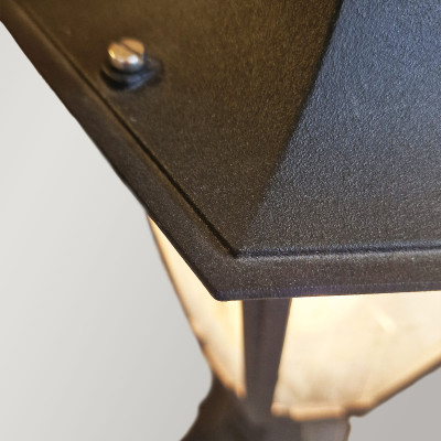 Фонарь-пьедестал классической формы в матовом черном цвете Elstead Lighting